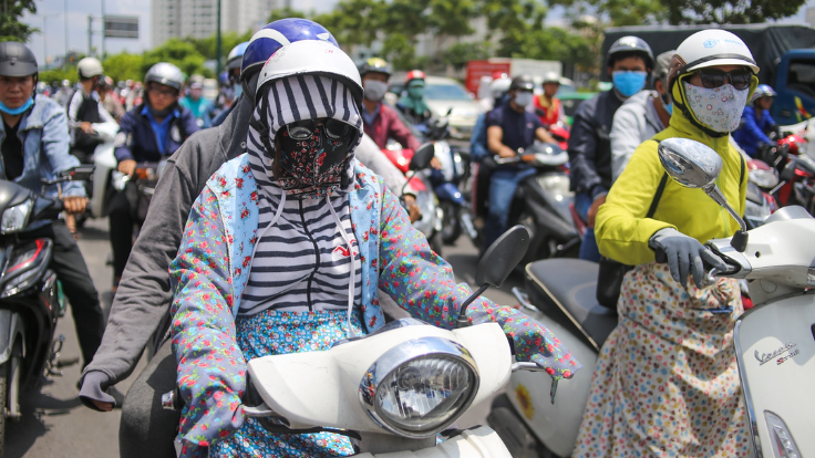 Thiếu Vitamin D do che chắn quá kín trước ánh sáng ở mọi khung giờ